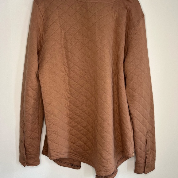 10 Tree Quilted Button Up Sweater - Picture 3 of 3